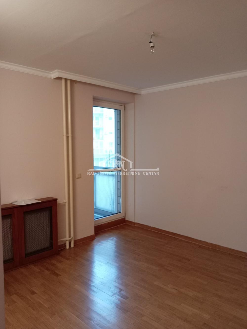 Stan na prodaju u Beogradu, Novi Beograd, troiposoban, 116m2, cena 399000 evra