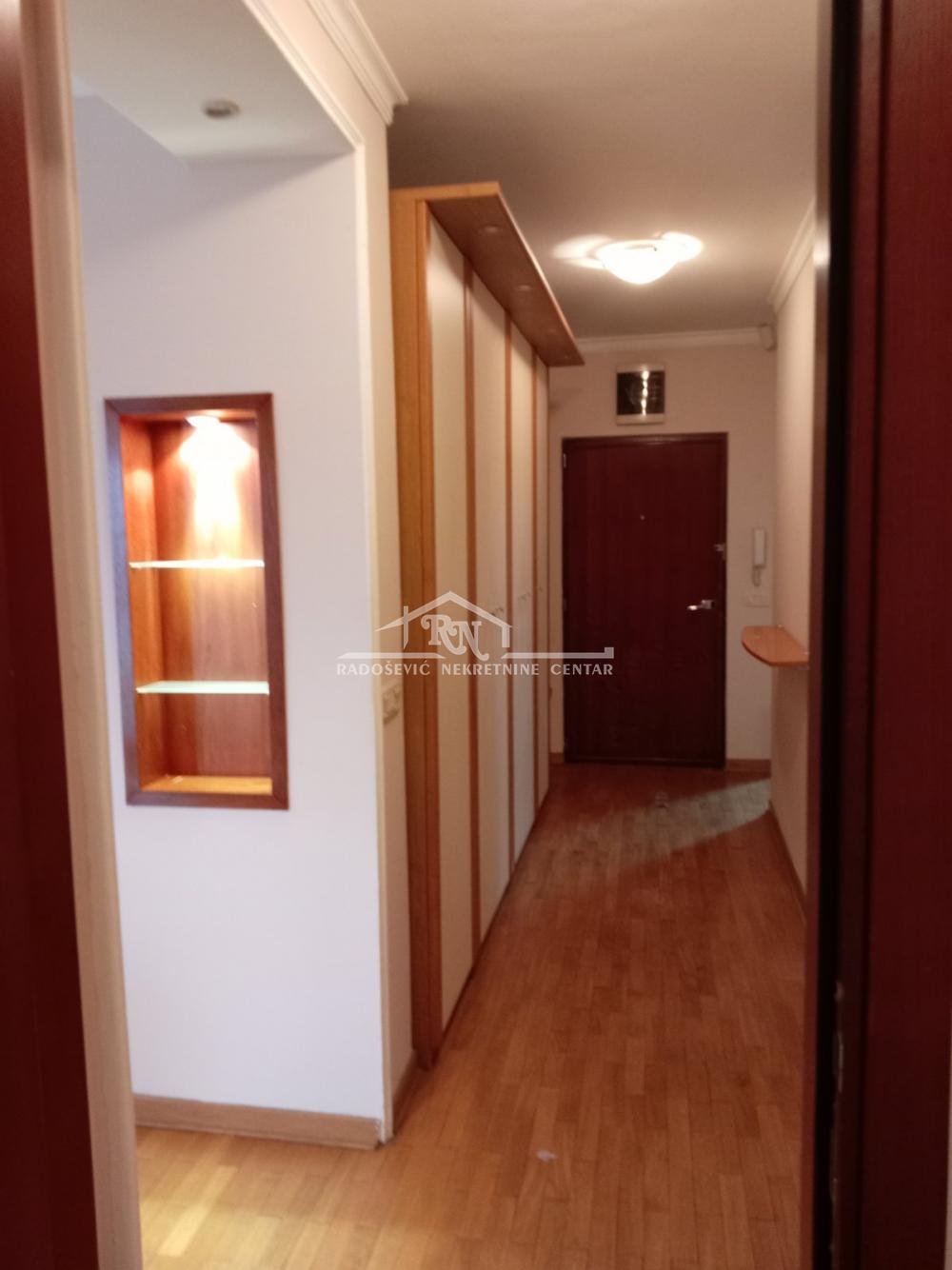 Stan na prodaju u Beogradu, Novi Beograd, troiposoban, 116m2, cena 399000 evra