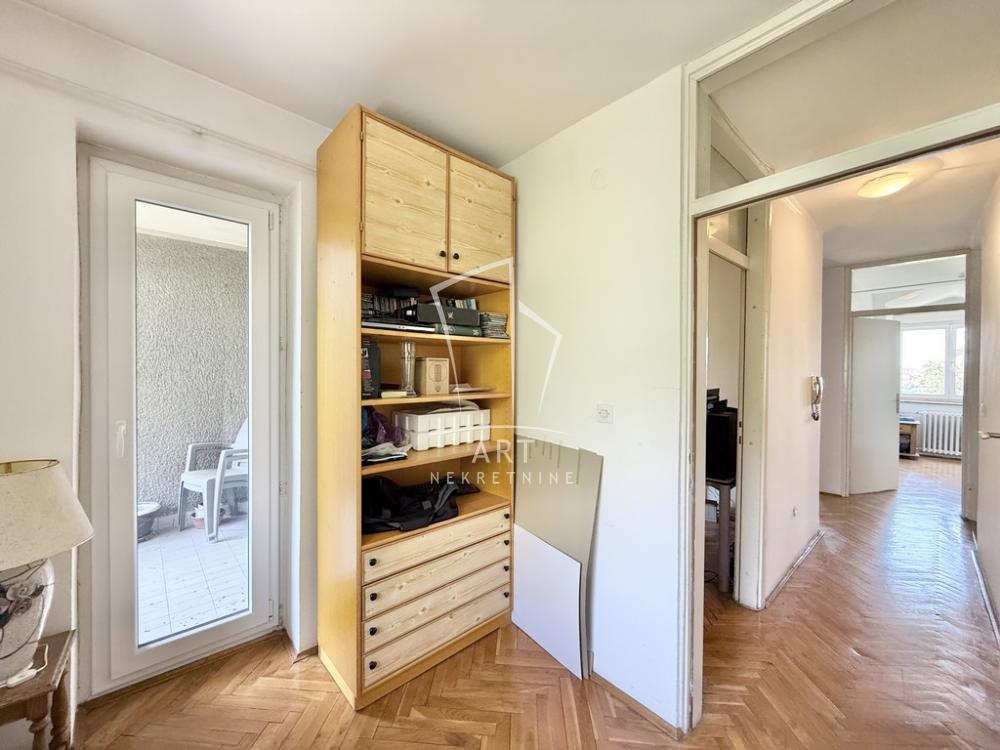 Stan na prodaju u Beogradu, Čukarica, 108m2, cena 385000 evra