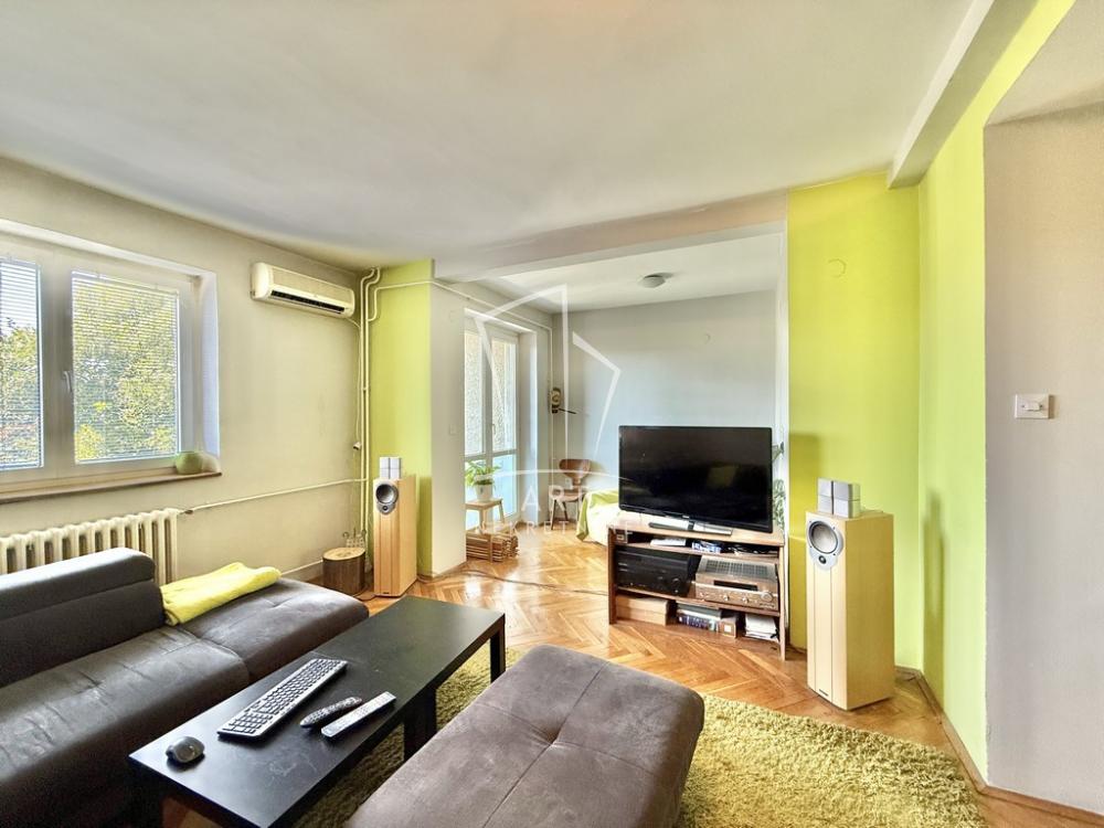 Stan na prodaju u Beogradu, Čukarica, 108m2, cena 385000 evra