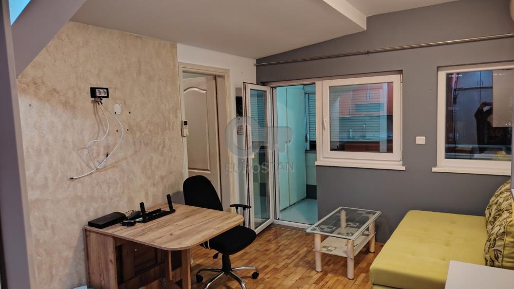 Stan na prodaju u Beogradu, Borča, jednoiposoban, 35m2, cena 79500 evra