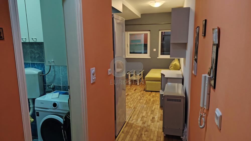 Stan na prodaju u Beogradu, Borča, jednoiposoban, 35m2, cena 79500 evra