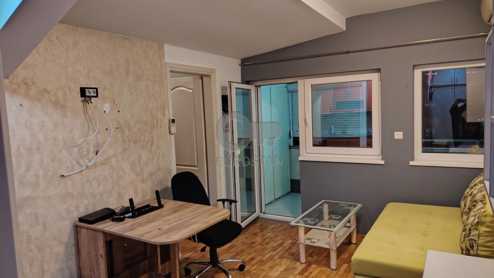 Stan na prodaju u Beogradu, Borča, jednoiposoban, 35m2, cena 79500 evra