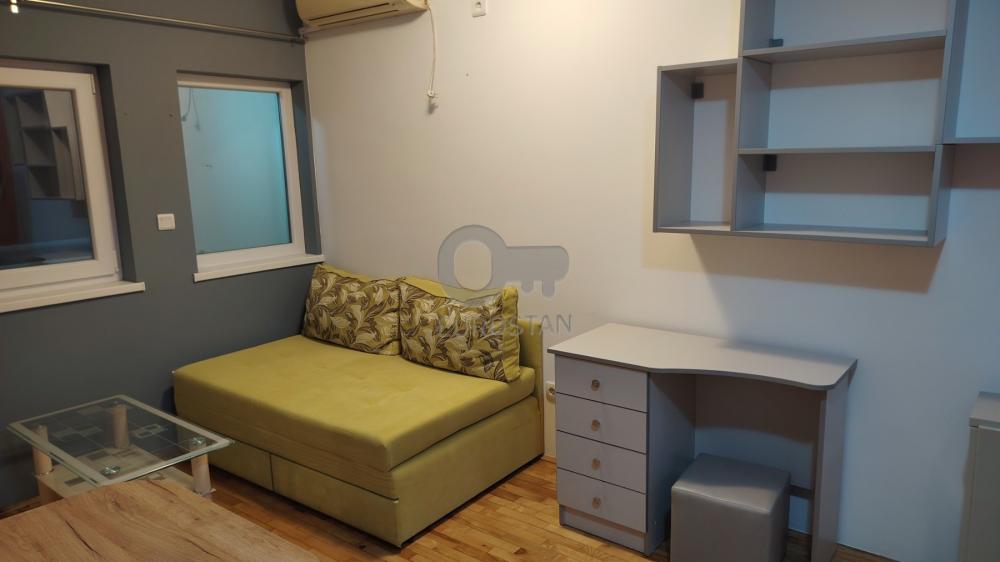 Stan na prodaju u Beogradu, Borča, jednoiposoban, 35m2, cena 79500 evra