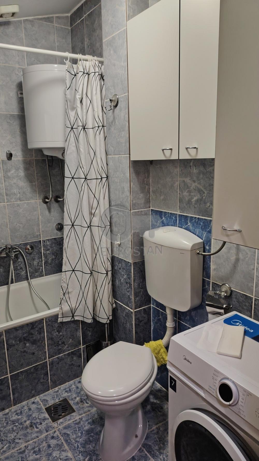 Stan na prodaju u Beogradu, Borča, jednoiposoban, 35m2, cena 79500 evra