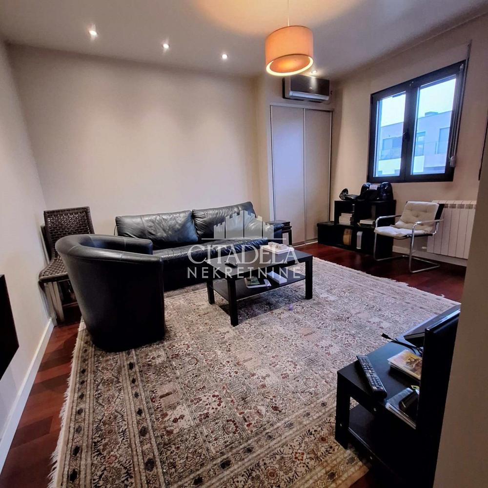 Stan na prodaju u Beogradu, Gornji Dorćol, dvoiposoban, 60m2, cena 359000 evra