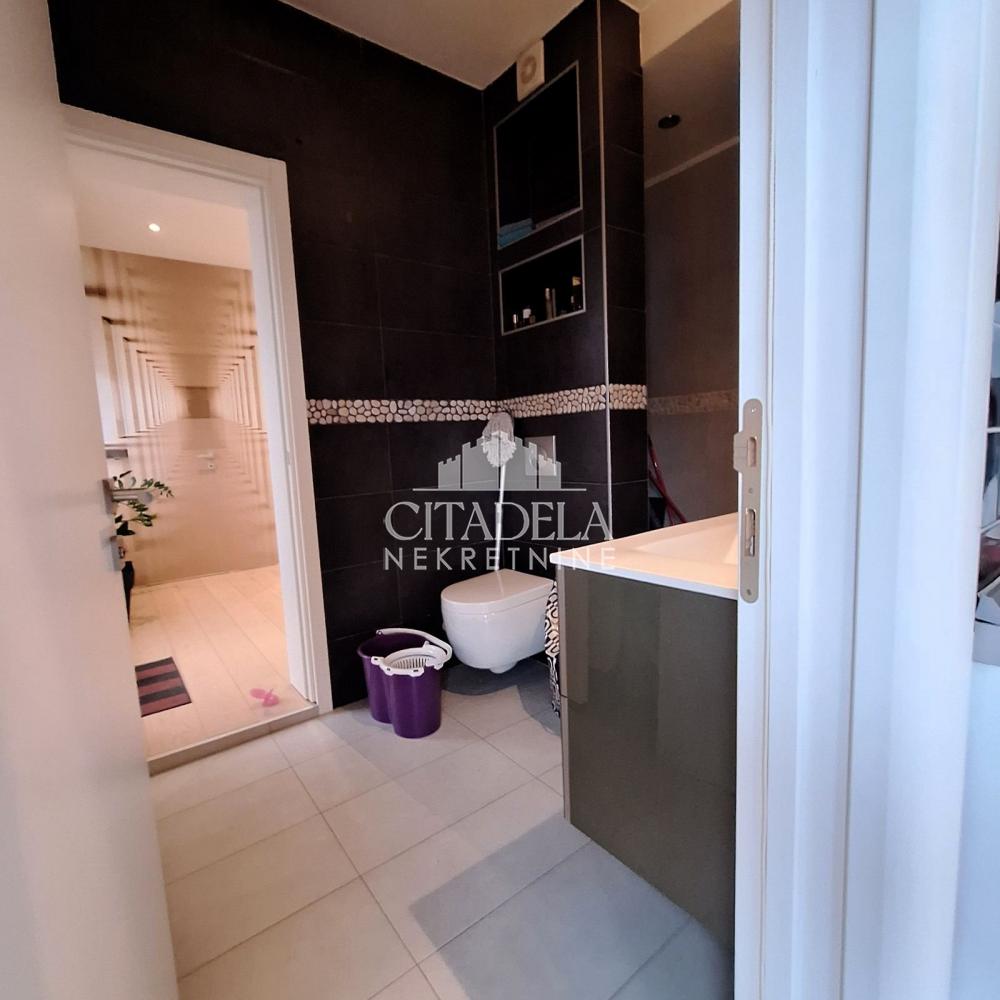 Stan na prodaju u Beogradu, Gornji Dorćol, dvoiposoban, 60m2, cena 359000 evra