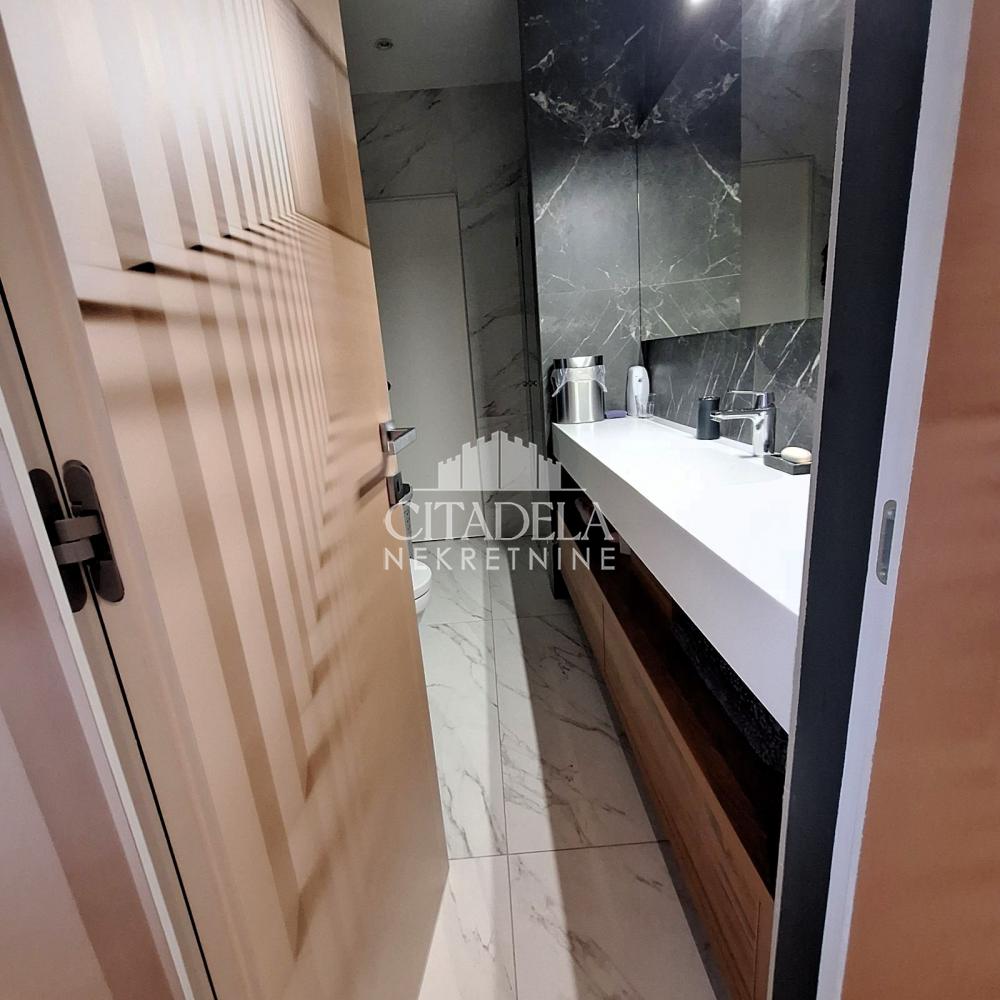 Stan na prodaju u Beogradu, Gornji Dorćol, dvoiposoban, 60m2, cena 359000 evra