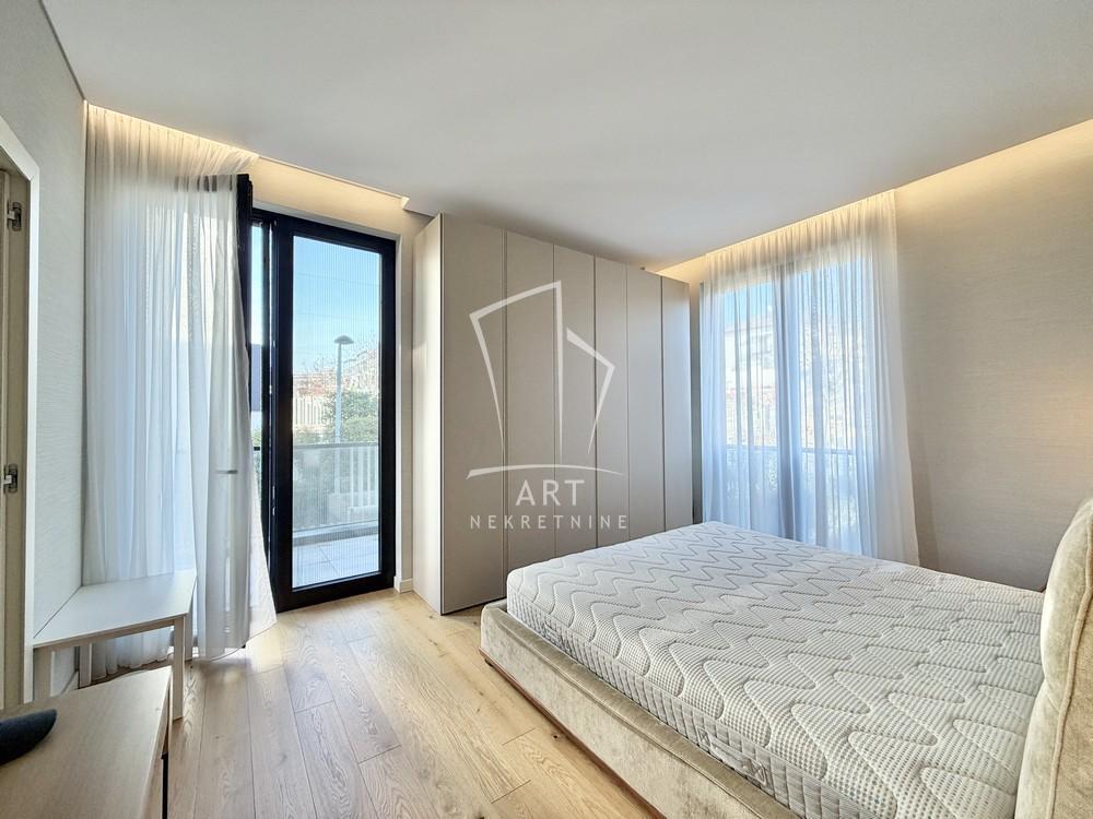 Stan na prodaju u Beogradu, Dedinje, cetvorosoban, 122m2, cena 620000 evra