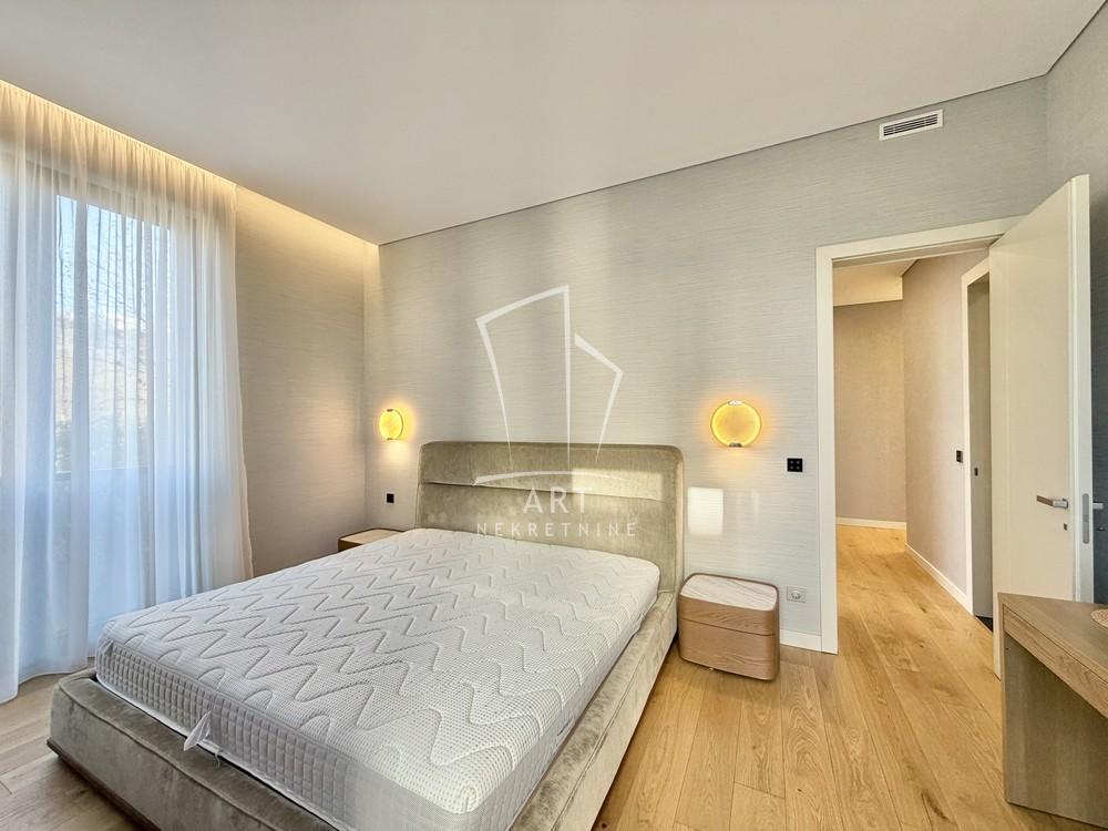 Stan na prodaju u Beogradu, Dedinje, cetvorosoban, 122m2, cena 620000 evra