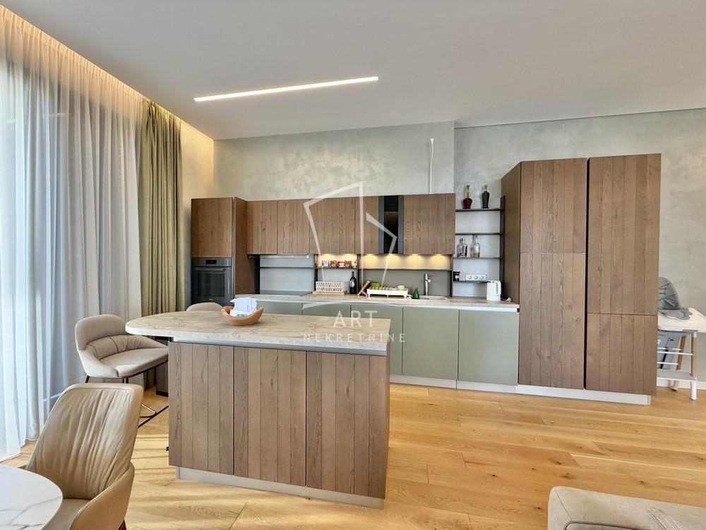 Stan na prodaju u Beogradu, Dedinje, cetvorosoban, 122m2, cena 620000 evra