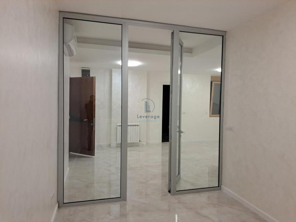 Stan na prodaju u Beogradu, Čubura, trosoban, 56m2, cena 240000 evra