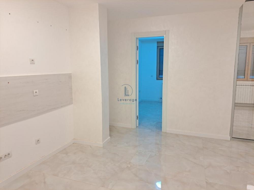 Stan na prodaju u Beogradu, Čubura, trosoban, 56m2, cena 240000 evra