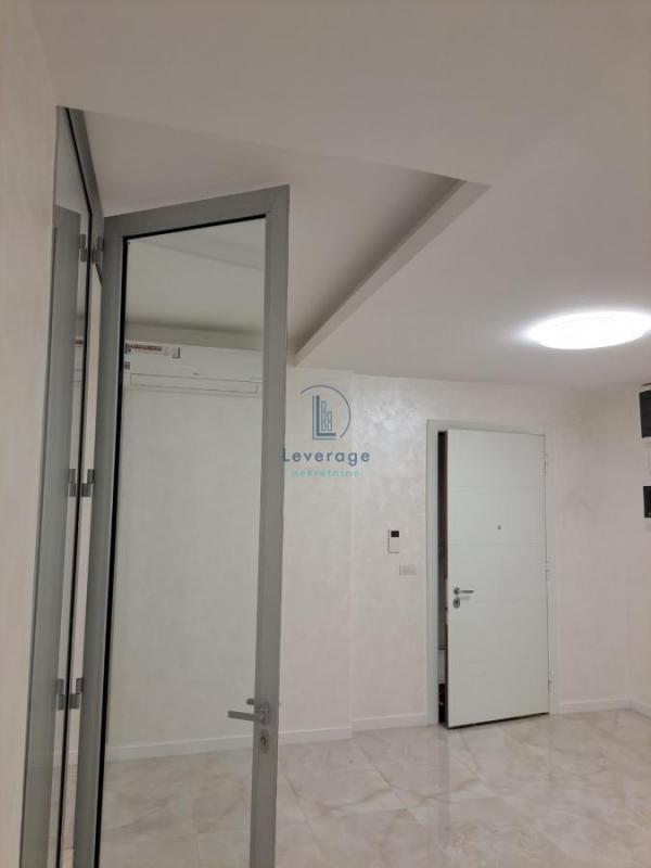 Stan na prodaju u Beogradu, Čubura, trosoban, 56m2, cena 240000 evra