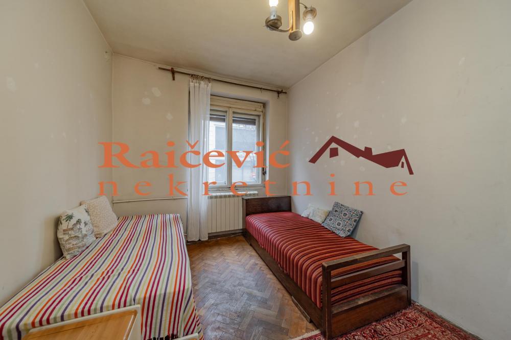 Stan na prodaju u Beogradu, Skadarlija, trosoban, 77m2, cena 301000 evra