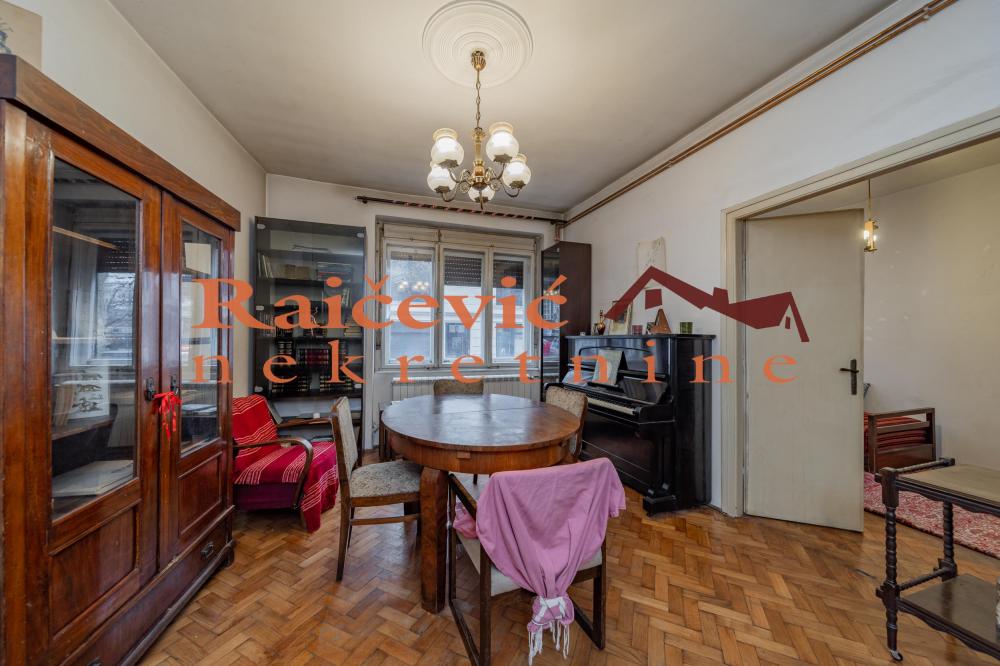 Stan na prodaju u Beogradu, Skadarlija, trosoban, 77m2, cena 301000 evra