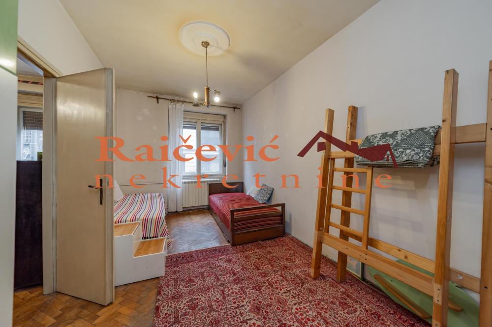 Stan na prodaju u Beogradu, Skadarlija, trosoban, 77m2, cena 301000 evra