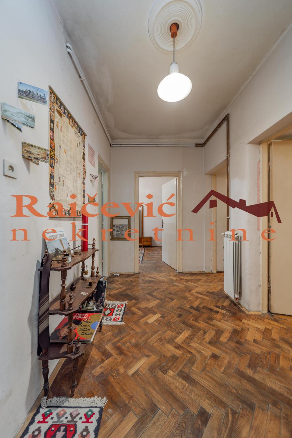 Stan na prodaju u Beogradu, Skadarlija, trosoban, 77m2, cena 301000 evra