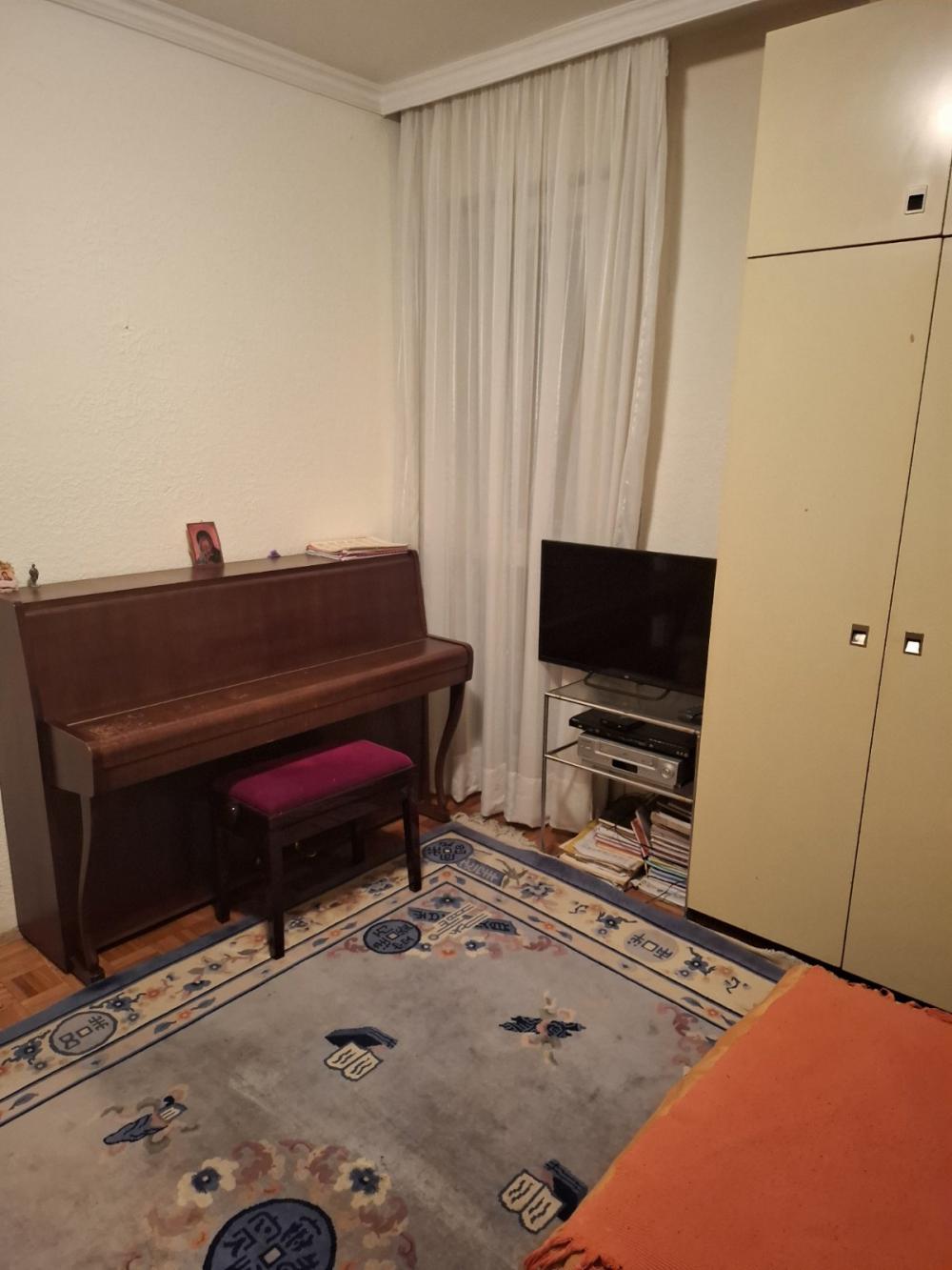 Stan na prodaju u Beogradu, Zemun, dvosoban, 61m2, cena 178000 evra