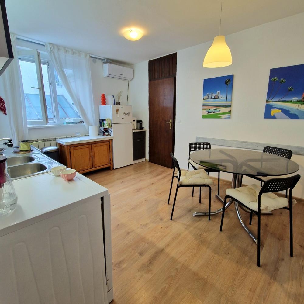 Stan na prodaju u Beogradu, Stari grad, troiposoban, 73m2, cena 310000 evra