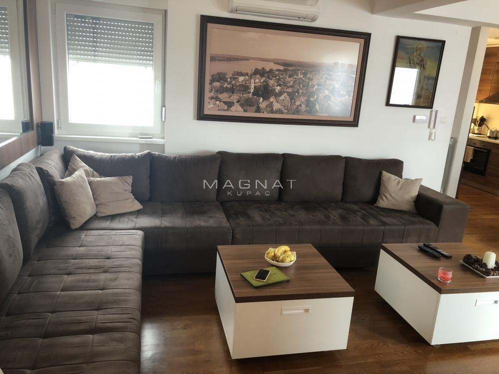 Stan na prodaju u Beogradu, Zemun, 106m2, cena 310000 evra