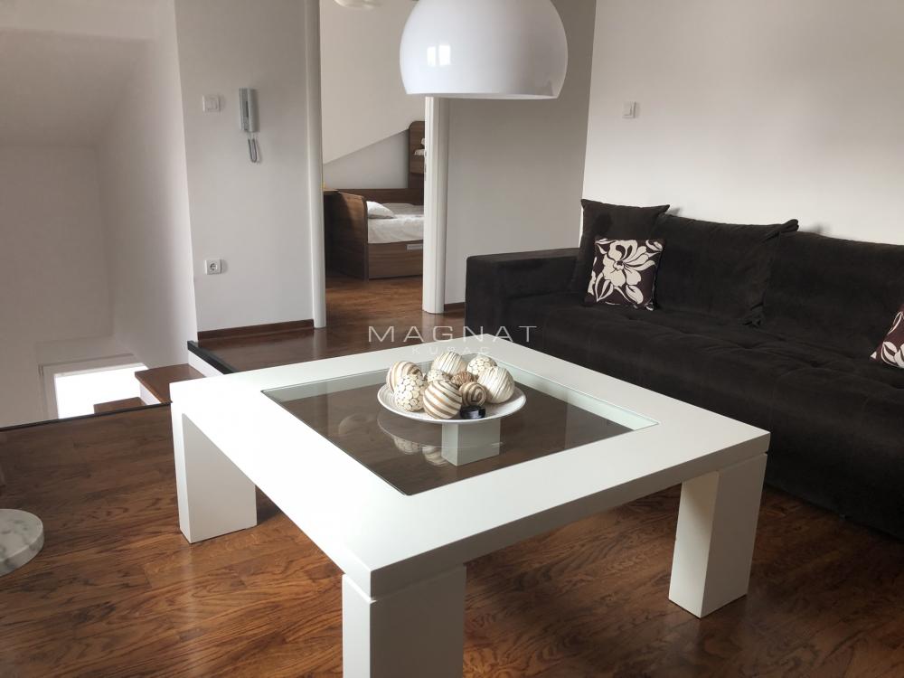 Stan na prodaju u Beogradu, Zemun, 106m2, cena 310000 evra