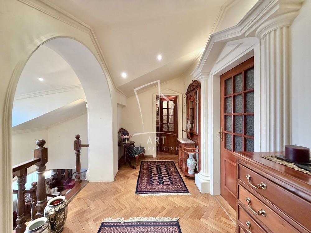 Stan na prodaju u Beogradu, Crveni Krst, trosoban, 117m2, cena 430000 evra