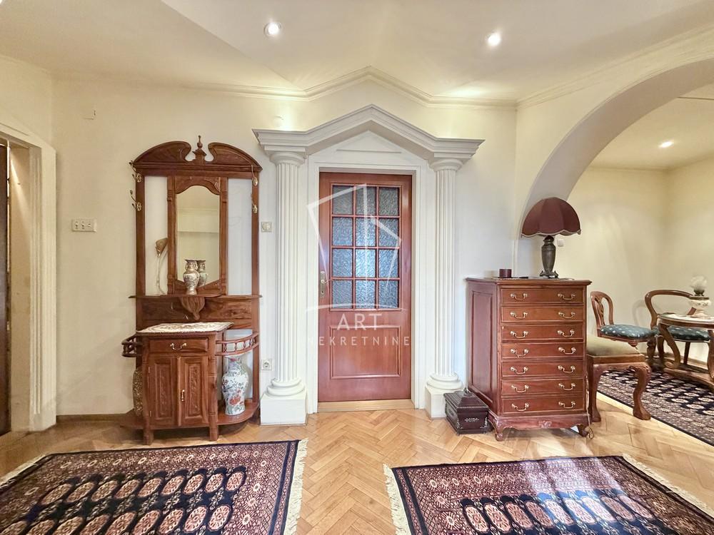 Stan na prodaju u Beogradu, Crveni Krst, trosoban, 117m2, cena 430000 evra