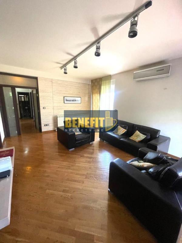 Stan na prodaju u Beogradu, Dedinje, trosoban, 81m2, cena 300000 evra