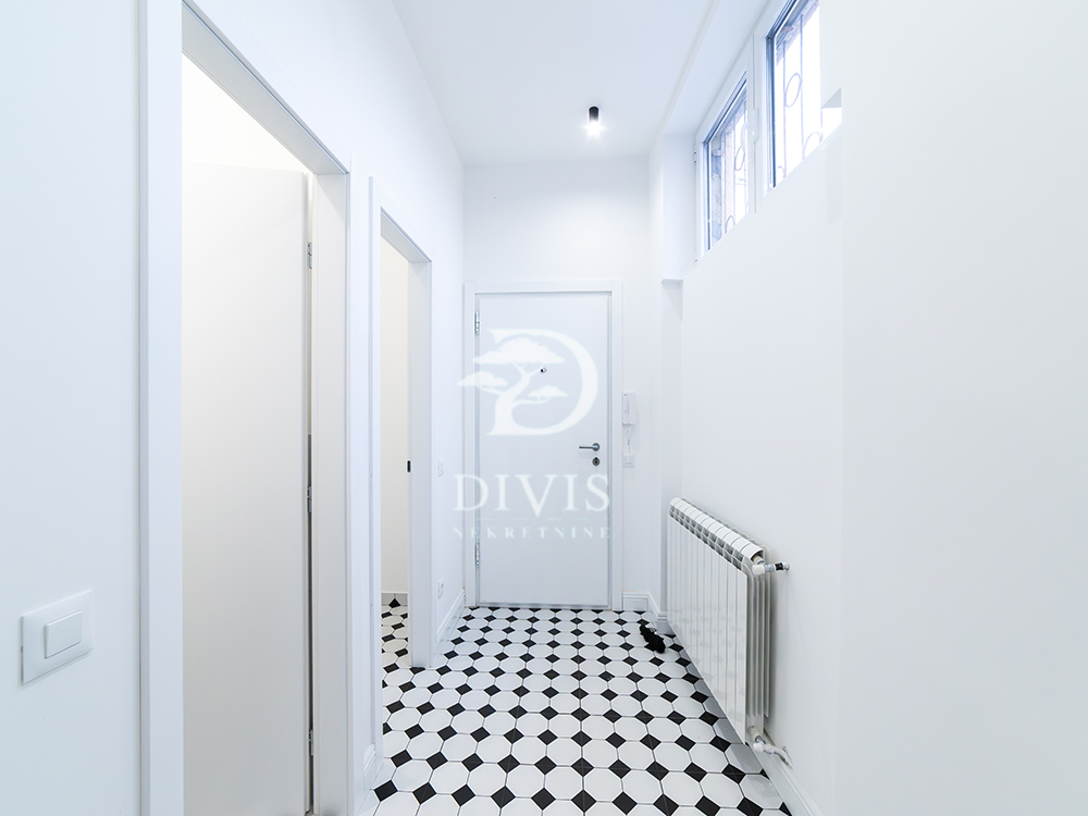 Stan na prodaju u Beogradu, Vračar, trosoban, 92m2, cena 548000 evra