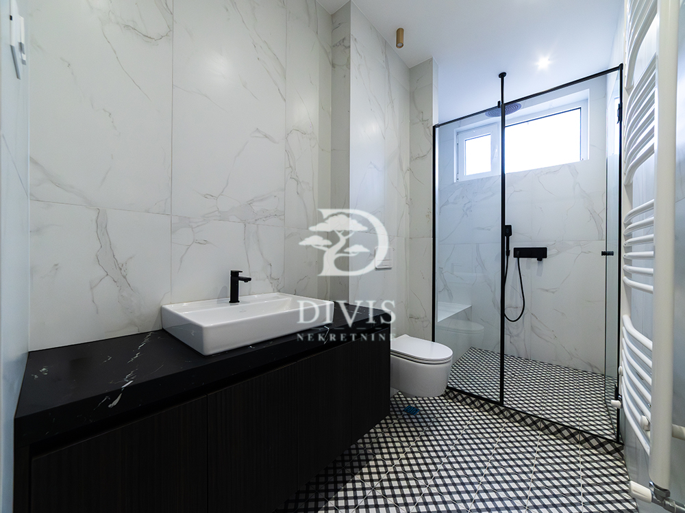 Stan na prodaju u Beogradu, Vračar, trosoban, 92m2, cena 548000 evra