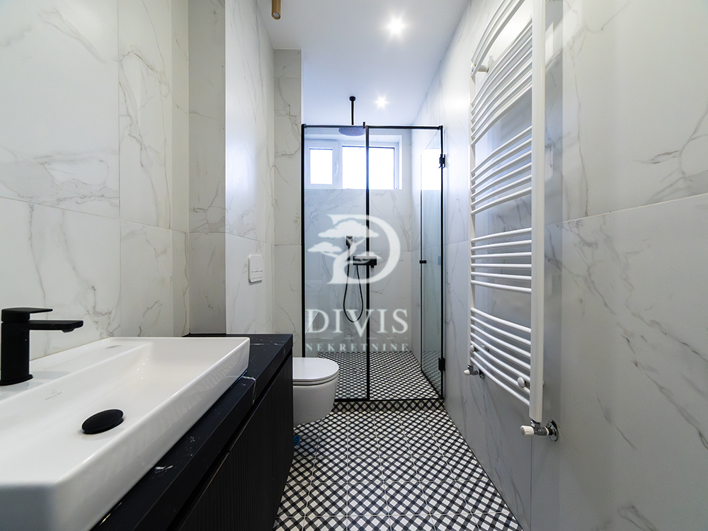 Stan na prodaju u Beogradu, Vračar, trosoban, 92m2, cena 548000 evra