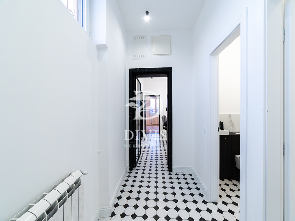 Stan na prodaju u Beogradu, Vračar, trosoban, 92m2, cena 548000 evra