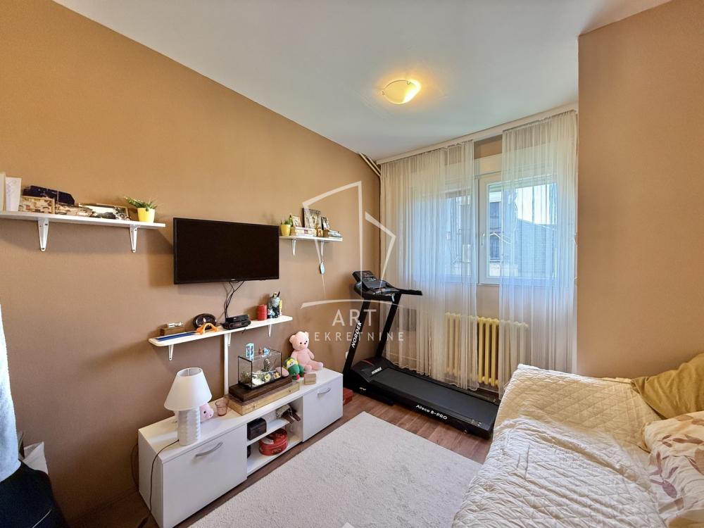 Stan na prodaju u Beogradu, Miljakovac, dvoiposoban, 83m2, cena 189000 evra