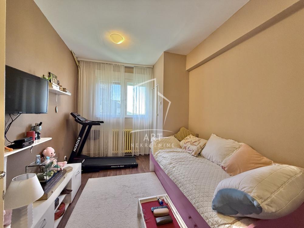 Stan na prodaju u Beogradu, Miljakovac, dvoiposoban, 83m2, cena 189000 evra