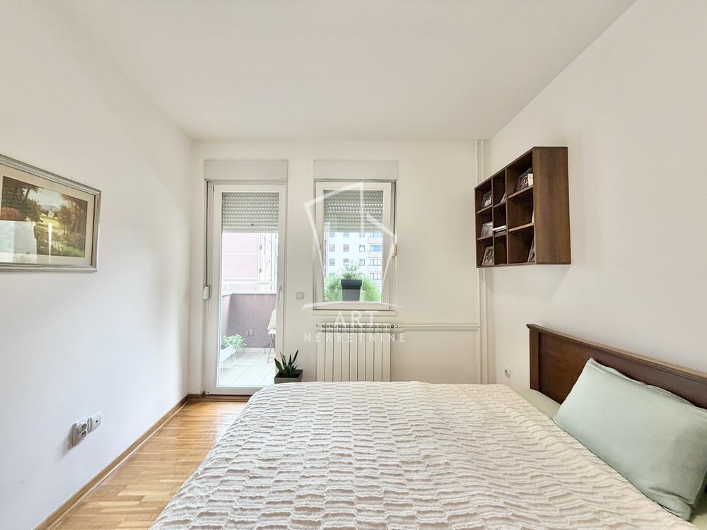 Stan na prodaju u Beogradu, Učiteljsko naselje, dvosoban, 48m2, cena 187000 evra