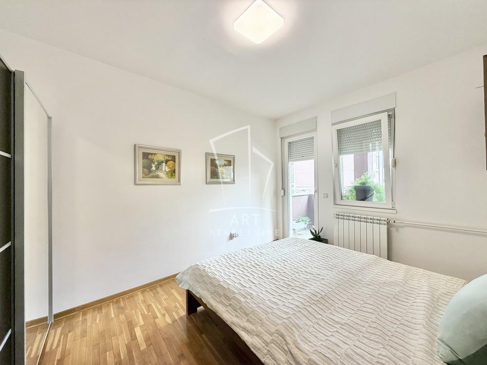 Stan na prodaju u Beogradu, Učiteljsko naselje, dvosoban, 48m2, cena 187000 evra