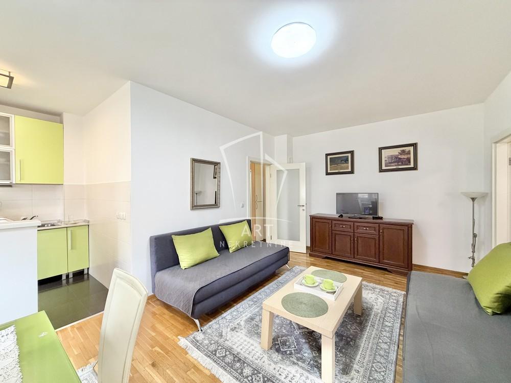 Stan na prodaju u Beogradu, Učiteljsko naselje, dvosoban, 48m2, cena 187000 evra