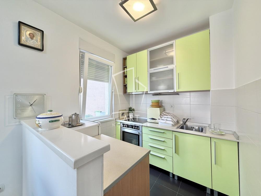 Stan na prodaju u Beogradu, Učiteljsko naselje, dvosoban, 48m2, cena 187000 evra