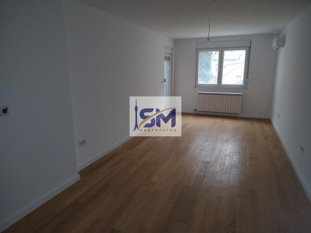 Stan na prodaju u Beogradu, Vukov spomenik, trosoban, 66m2, cena 252050 evra