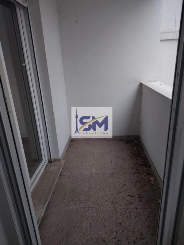 Stan na prodaju u Beogradu, Vukov spomenik, trosoban, 66m2, cena 252050 evra