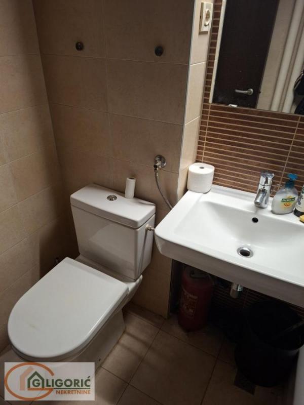 Stan na prodaju u Beogradu, Savski venac, cetvorosoban, 99m2, cena 340000 evra