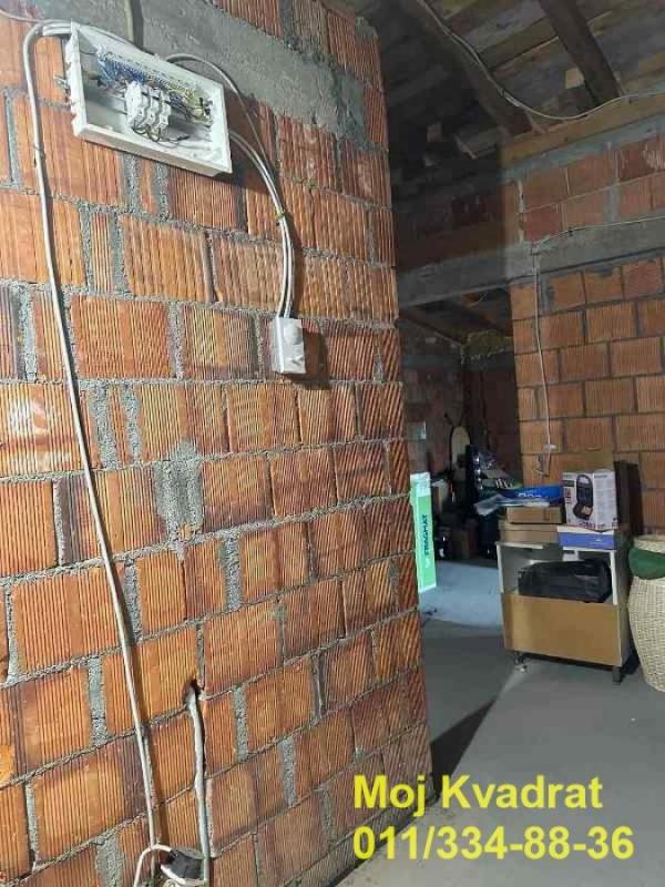 Stan na prodaju u Beogradu, Pašino brdo, trosoban, 102m2, cena 160000 evra