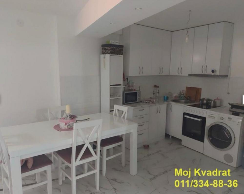 Stan na prodaju u Beogradu, Pašino brdo, trosoban, 102m2, cena 160000 evra