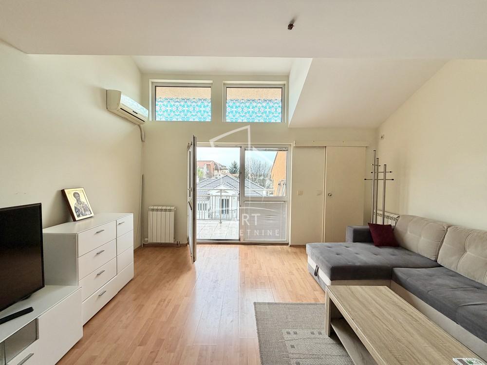 Stan na prodaju u Beogradu, Zemun, jednosoban, 38m2, cena 134000 evra