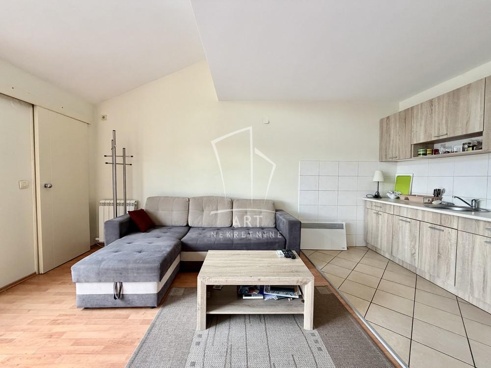 Stan na prodaju u Beogradu, Zemun, jednosoban, 38m2, cena 134000 evra