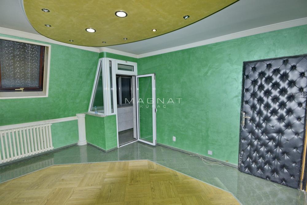 Stan na prodaju u Beogradu, Savski venac, dvoiposoban, 60m2, cena 236000 evra