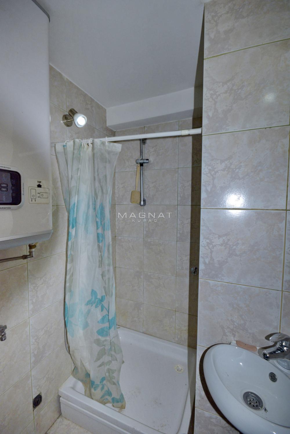 Stan na prodaju u Beogradu, Savski venac, dvoiposoban, 60m2, cena 236000 evra