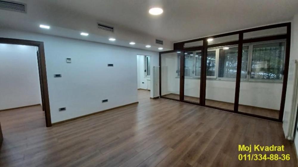 Stan na prodaju u Beogradu, Filmski grad, trosoban, 70m2, cena 210000 evra