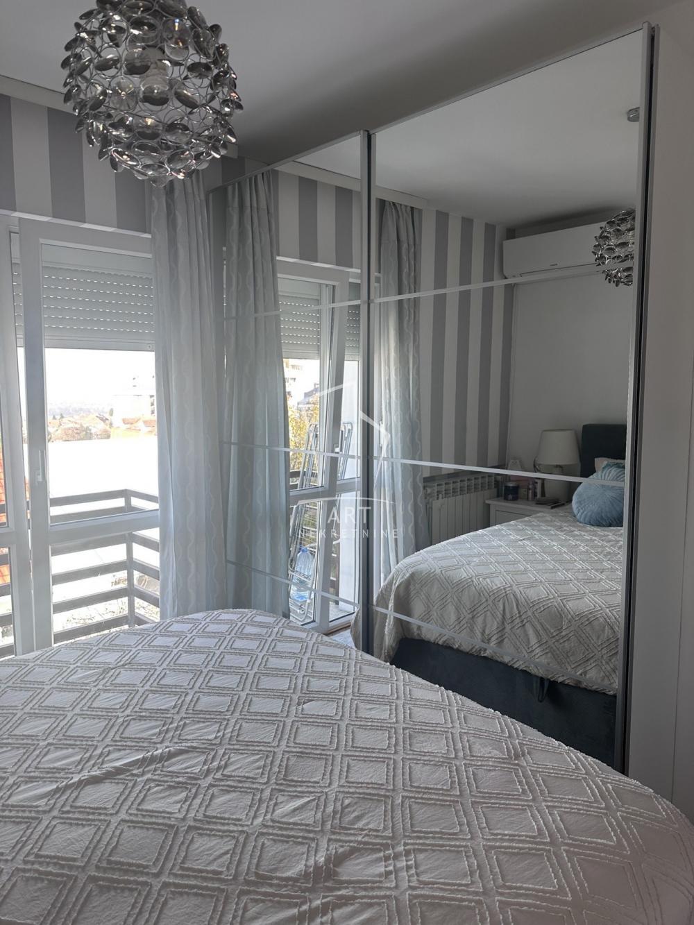 Stan na prodaju u Beogradu, Žarkovo, trosoban, 61m2, cena 194000 evra